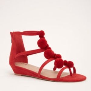 WIDE WIDTH POM POM T-STRAP SANDALS